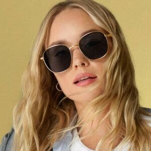 QUAY Jezabell Sunglasses